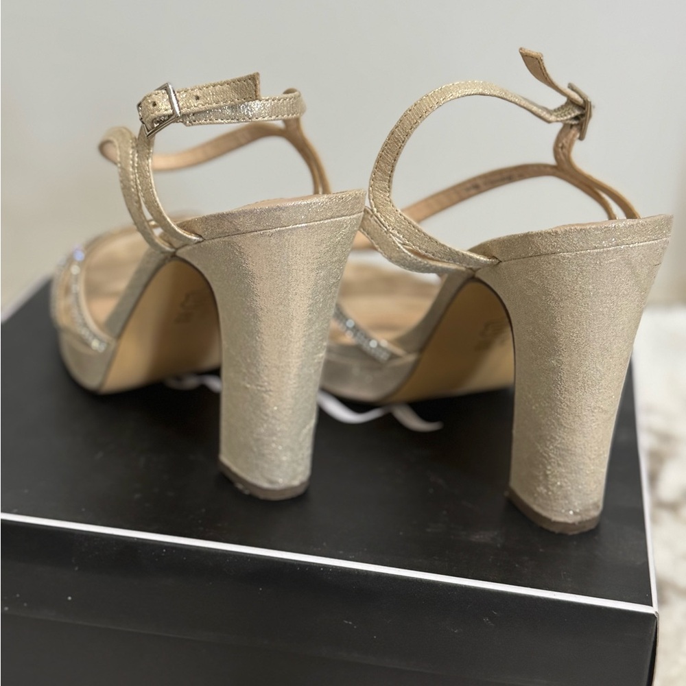 Nina - Saralyn platino Strappy Heels - Picture 4 of 6